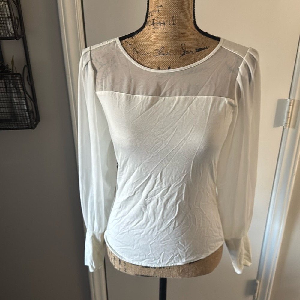 White top size small
